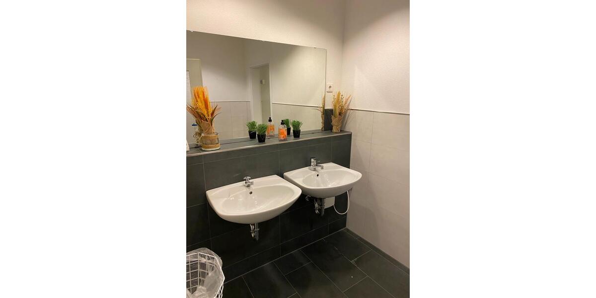 Ebenerdig WerkstattLagerBüro 275 qm 7€qm Rolltor 18107 HRO zimmer