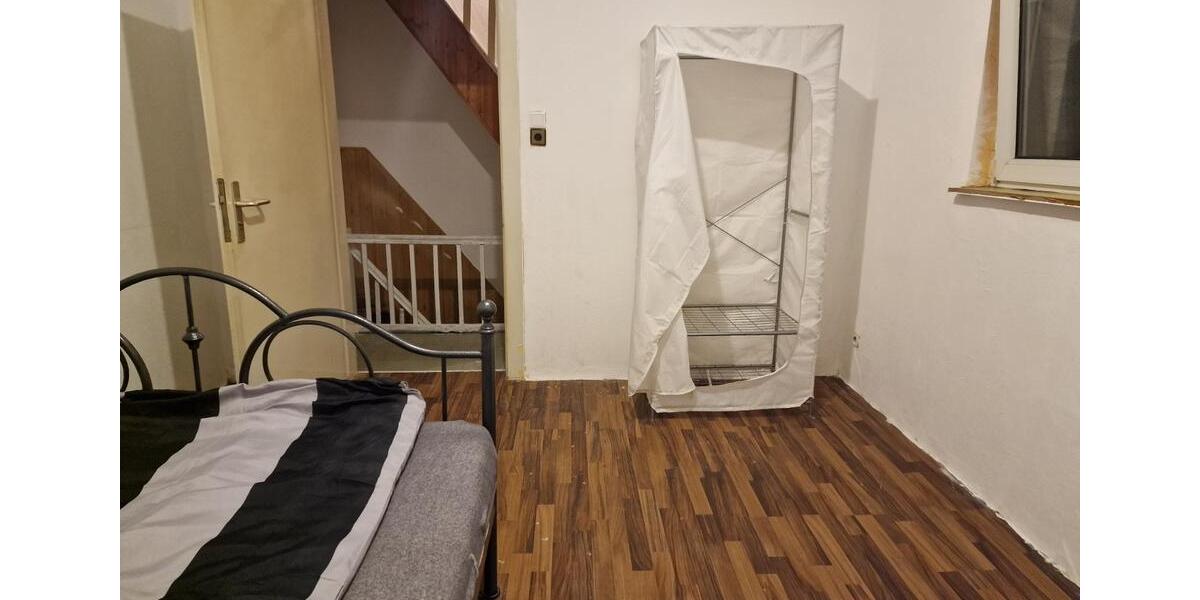 Wohnen auf Zeit Langenfeld (Rheinland) - 8 Zimmer, 150 m&sup2;, 550&euro; | Angebot:25550404