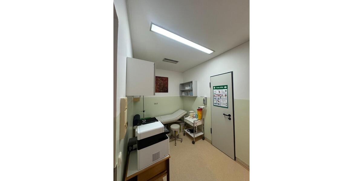 Großzügige Praxisfläche in zentraler Lage – ideal für Ihre Arztpraxis medizinische Nutzung - Gewerbeobjekt Furth im Wald | Angebot:25710236