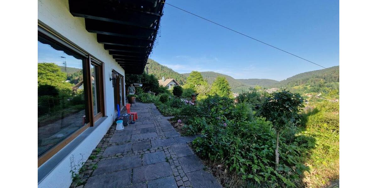 Einfamilienhaus Alpirsbach - 10 Zimmer, 300 m&sup2;, 2.000&euro; | Angebot:21618399