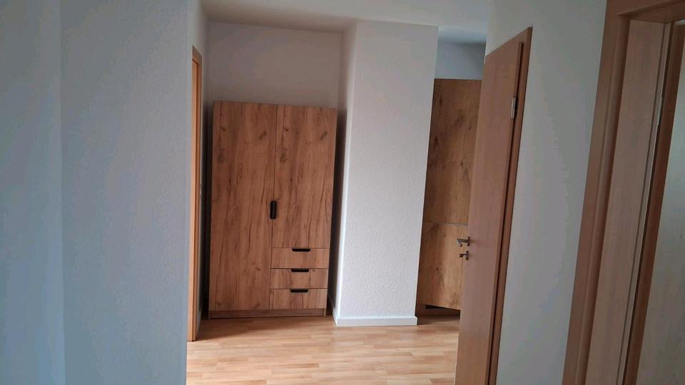 Schöne 2 Zimmer Dachgeschosswohnung ab sofort zu vermieten 2 zimmer