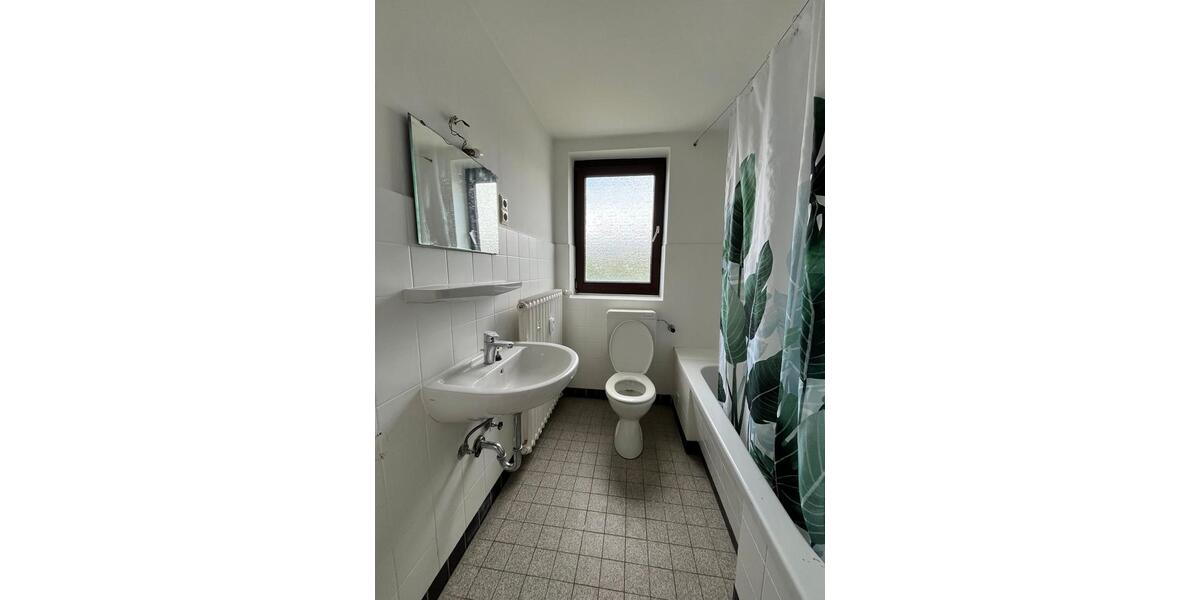 Wunderschöne, renovierte 2 Zimmerdachgeschosswohnung zum Wohlfühlen in grüner Umgebung! 2 zimmer