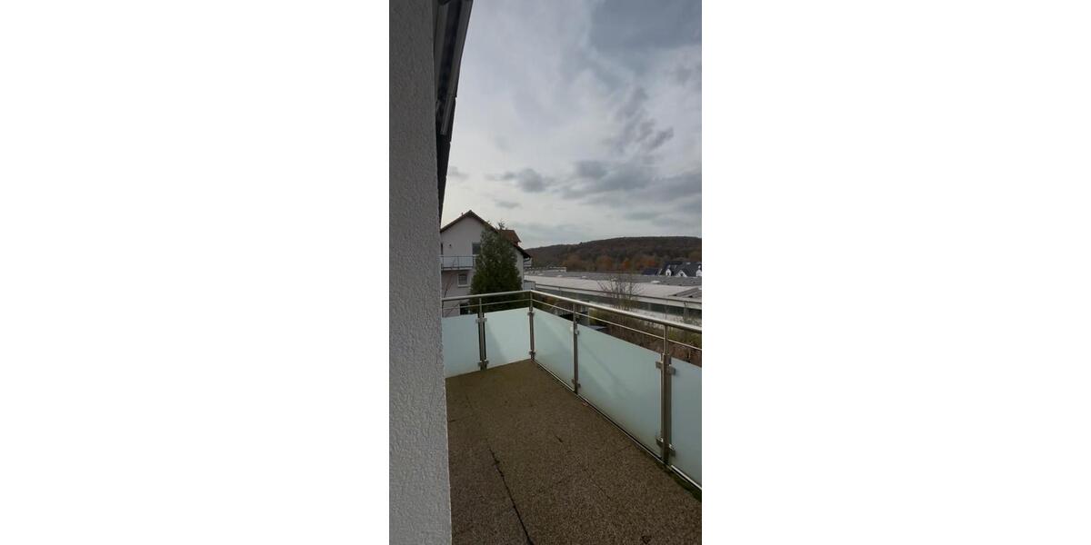 Dachgeschoßwohnung Ebersdorf bei Coburg - 5 Zimmer, 85 m&sup2;, 360&euro; | Angebot:23703572