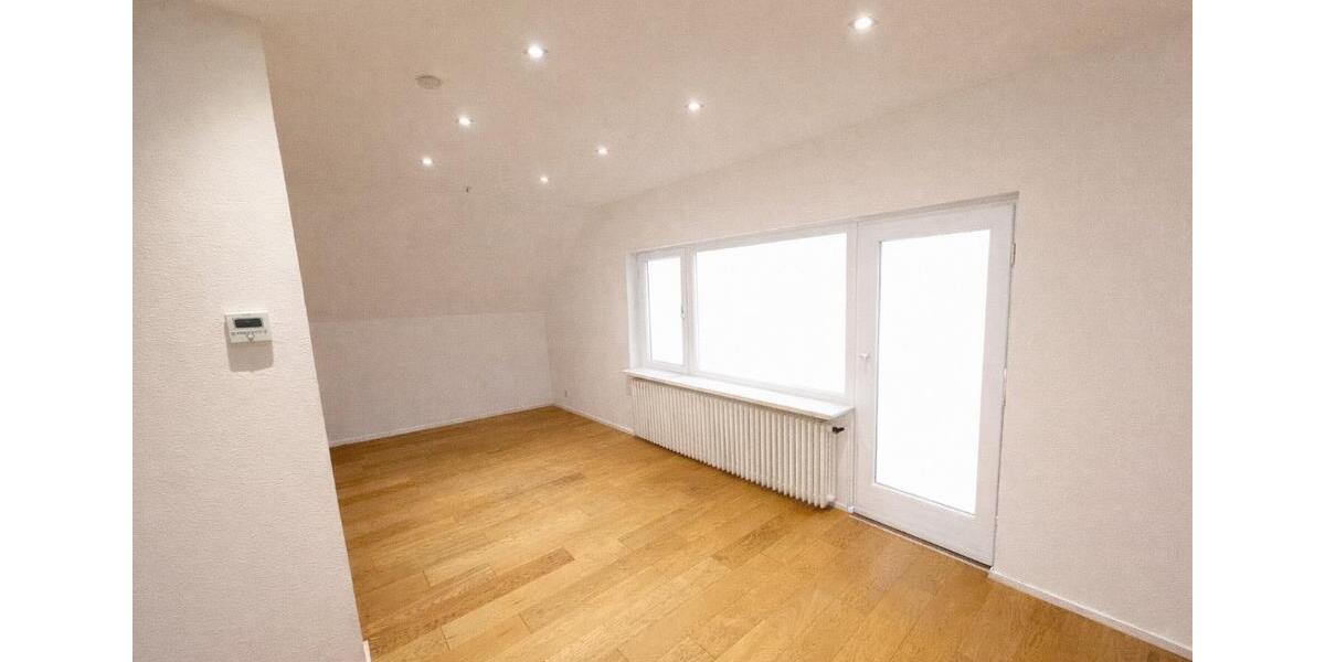 Dachgeschoßwohnung Königstein im Taunus - 3.5 Zimmer, 80 m&sup2;, 1.200&euro; | Angebot:25945224