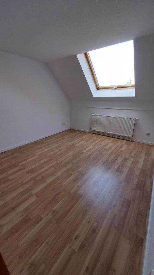 Wohnen im gemütlichen Dachgeschoß mit Balkon
