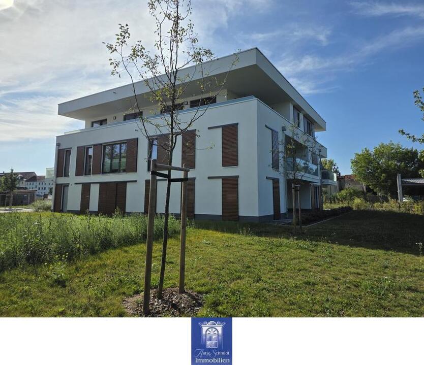 Erstbezug! Lichtdurchflutete Traumwohnung, große Terrasse, exklusive Ausstattung! zimmer