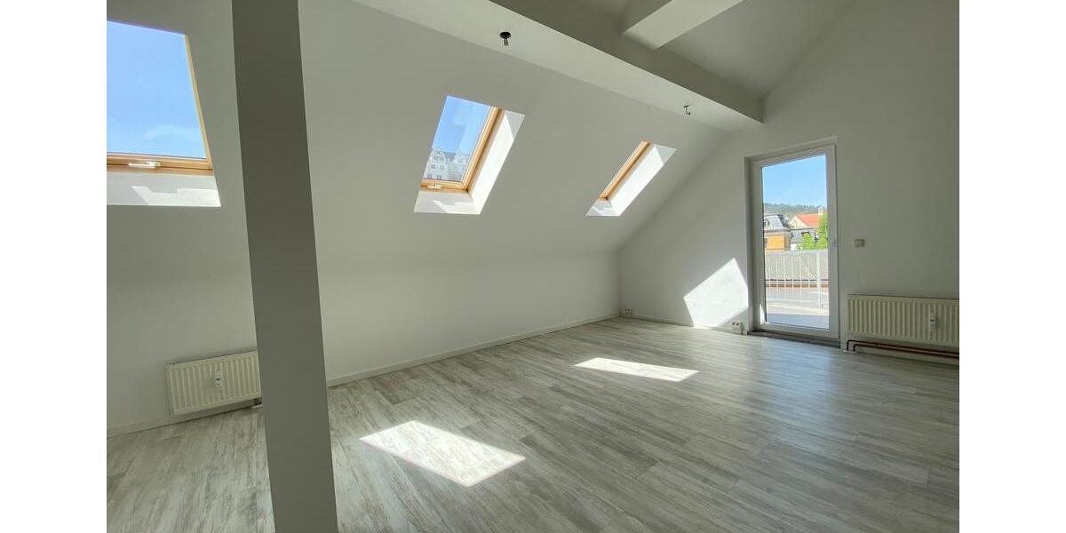 Dachgeschoßwohnung Greiz - 4 Zimmer, 152 m&sup2;, 836&euro; | Angebot:26462524