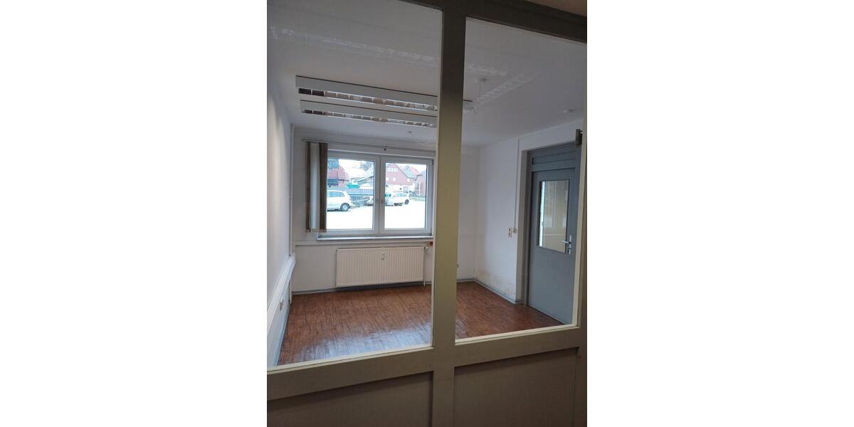 Halle + Lager + Werkstatt mit Büro in Wolfsburg-Ehmen zimmer