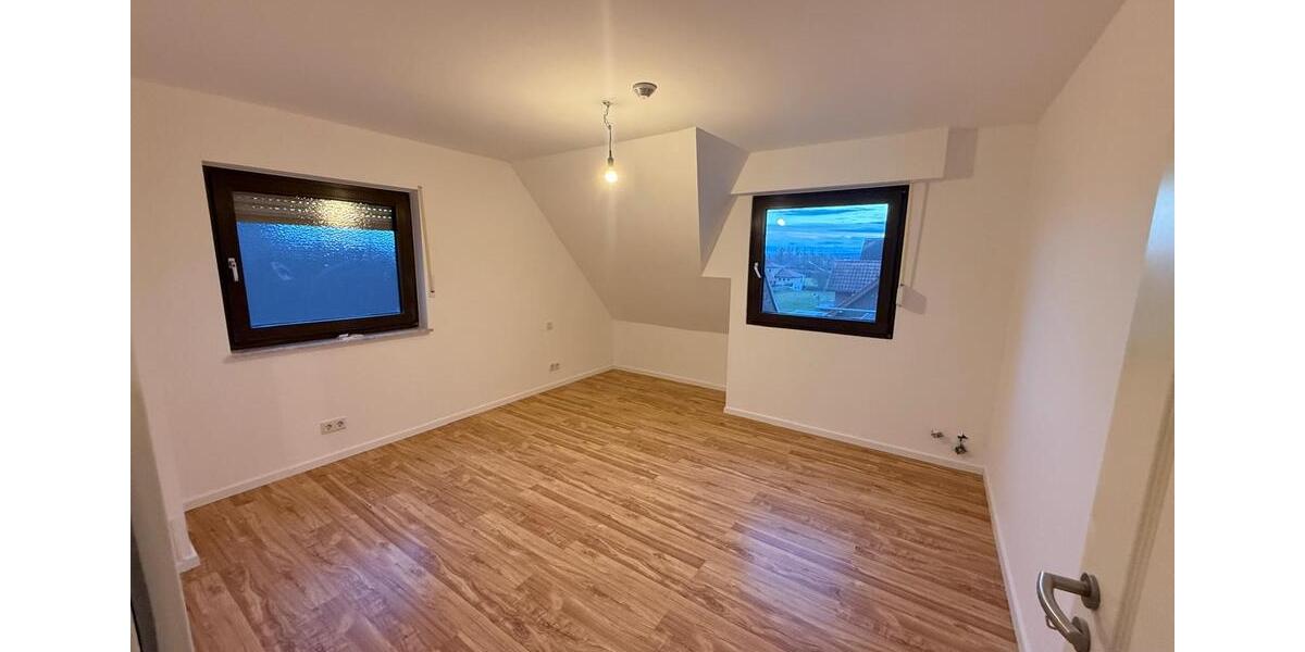 Maisonettenwohnung Niederkassel - 3 Zimmer, 83 m&sup2;, 1.050&euro; | Angebot:26001795