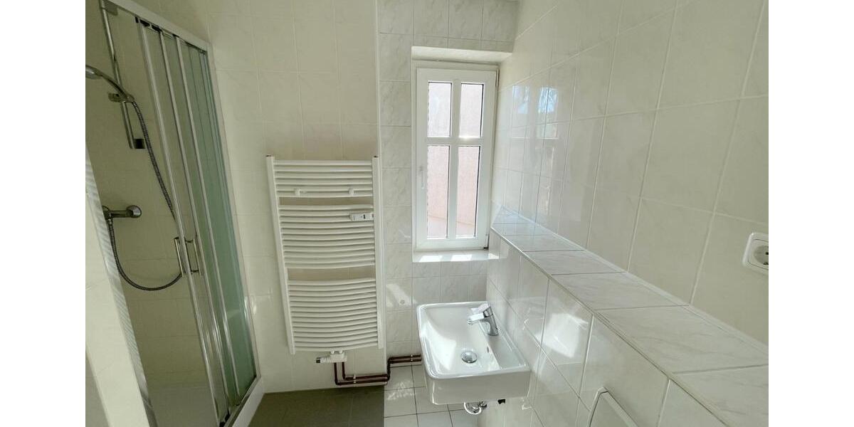 Dachgeschoßwohnung Halle (Saale) - 6 Zimmer, 155 m&sup2;, 1.270&euro; | Angebot:26618543