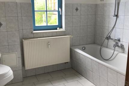 Wohnung Bad Liebenstein - 2 Zimmer, 58 m&sup2;, 400&euro; | Angebot:27685295