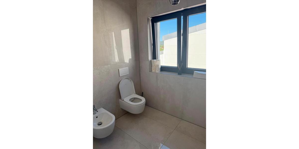 Etagenwohnung Kronberg im Taunus - 4 Zimmer, 165 m&sup2;, 2.000&euro; | Angebot:25636448