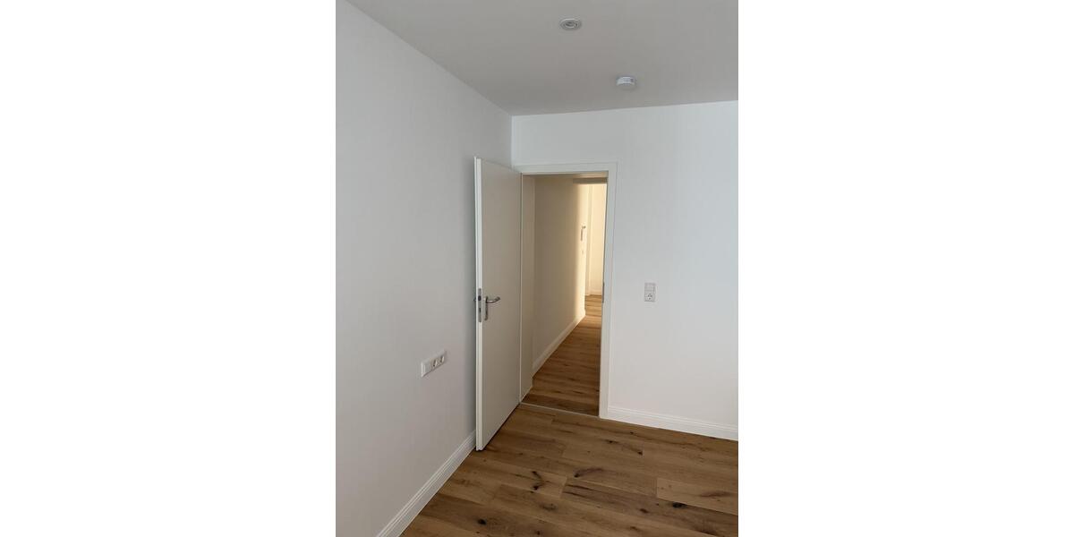 Erdgeschoßwohnung Stuttgart Stuttgart-Ost - 3 Zimmer, 73 m&sup2;, 1.314&euro; | Angebot:25933768