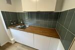 Kernsanierte 2,5-Zi-Wohnung mit EBK, Balkon und Garage