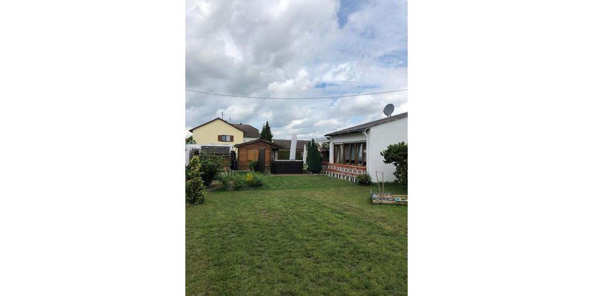 Bungalow Ingolstadt Hundszell - 7 Zimmer, 150 m&sup2;, 2.500&euro; | Angebot:24044130