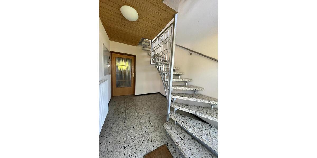 Erdgeschoßwohnung Neuenstadt am Kocher - 3 Zimmer, 100 m&sup2;, 1.100&euro; | Angebot:24719609