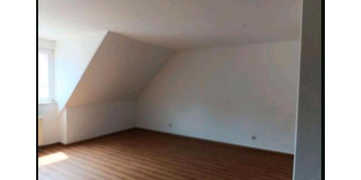 Dachgeschoßwohnung Meiningen - 3 Zimmer, 80 m&sup2;, 480&euro; | Angebot:25886934