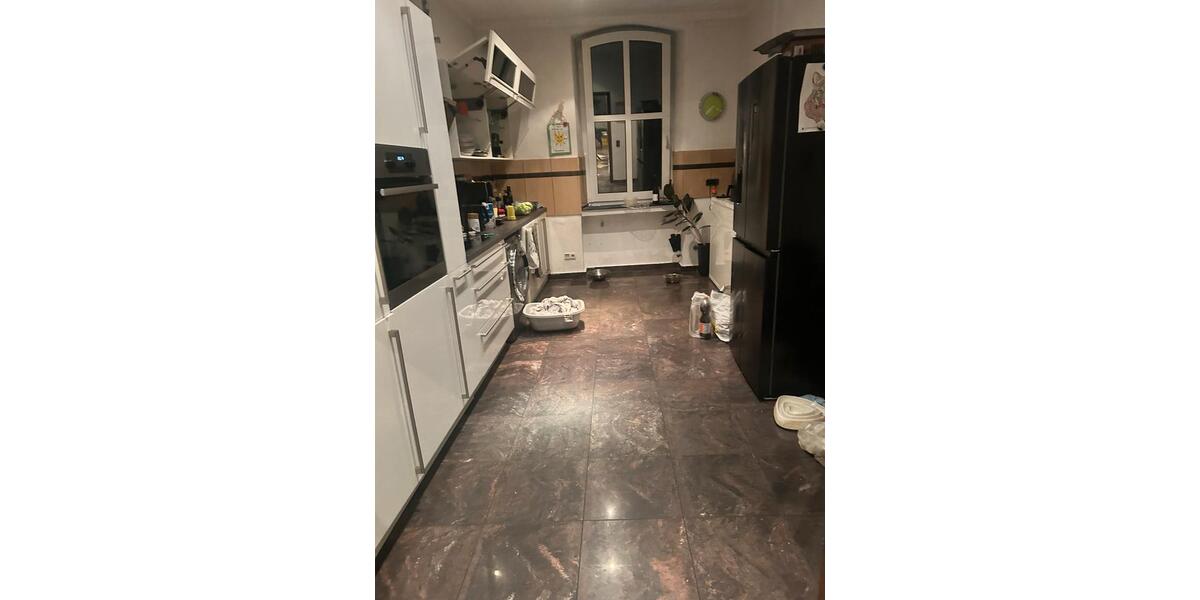 Etagenwohnung Frechen - 4 Zimmer, 180 m&sup2;, 1.900&euro; | Angebot:24772493