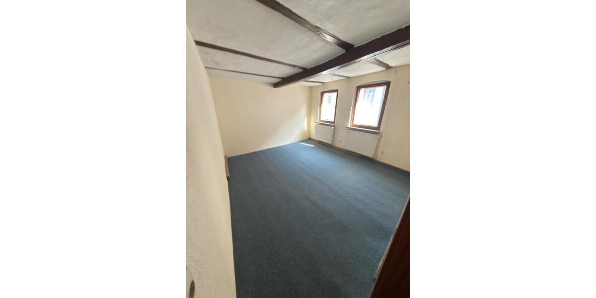 Etagenwohnung Saalfeld (Saale) - 11 Zimmer, 300 m&sup2;, 25&euro; | Angebot:25881780