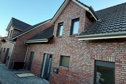 Moderne Doppelhaushälfte im Neubau- Erstbezug in Salzhausen 5.5 zimmer