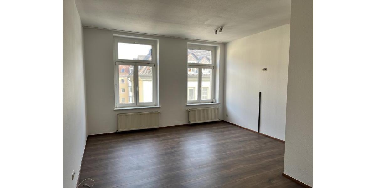 Etagenwohnung Crimmitschau - 3 Zimmer, 108 m&sup2;, 650&euro; | Angebot:24802720