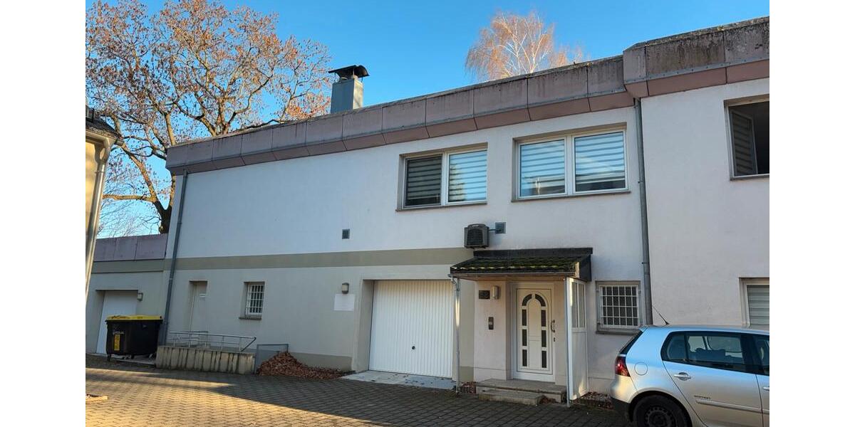 Privatvermietung 4 Raum Wohnung als freistehendes EFH in 09212 4 zimmer