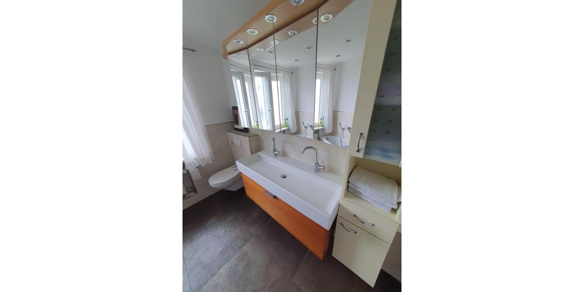 Einfamilienhaus Gilching - 6 Zimmer, 160 m&sup2;, 2.350&euro; | Angebot:25258340