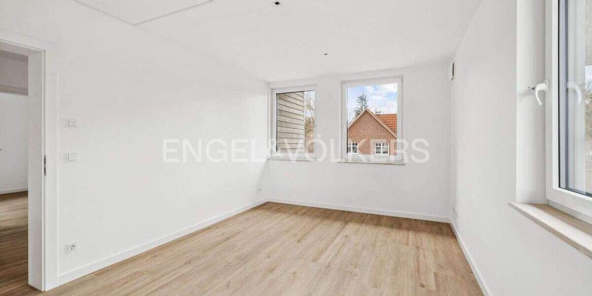 Etagenwohnung Ahrensburg - 3 Zimmer, 118 m&sup2;, 2.450&euro; | Angebot:24796156