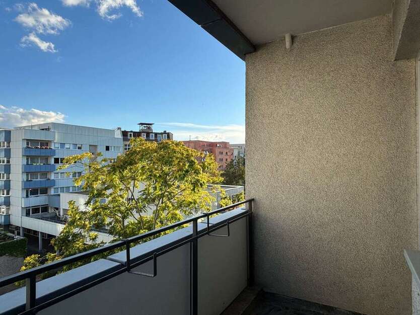 Wohnung zum Mieten in Berlin 1.129 € 68.83 m² 2 zimmer