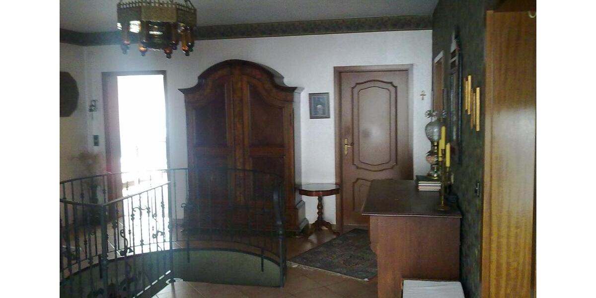 Erdgeschoßwohnung Freigericht - 6 Zimmer, 125 m&sup2;, 1.350&euro; | Angebot:25025023