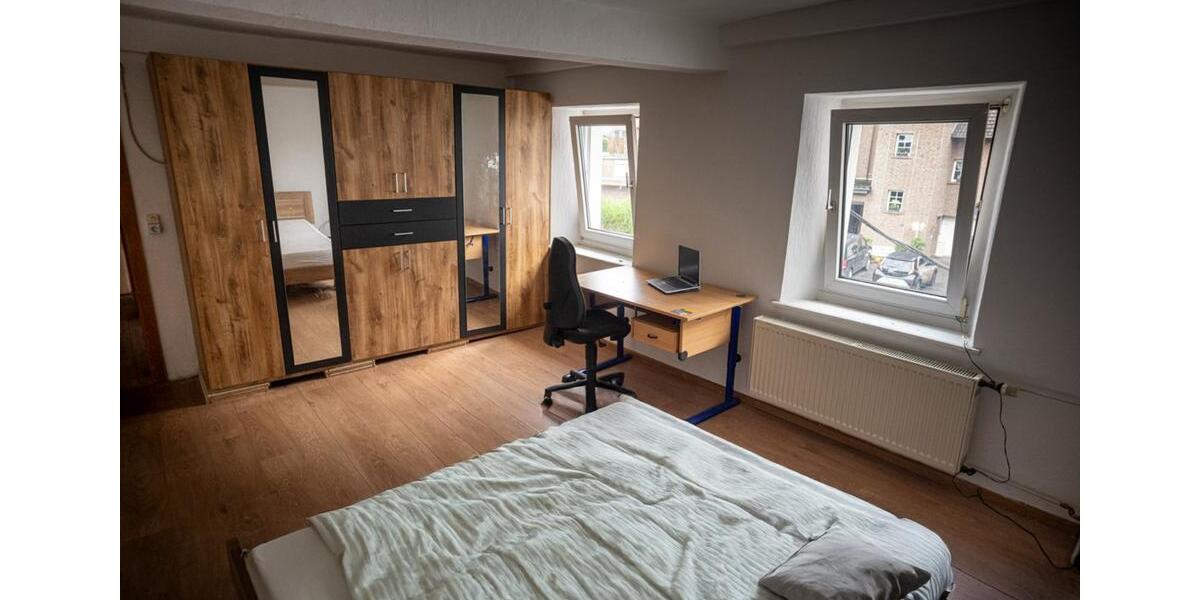 Einfamilienhaus Bergheim - 7 Zimmer, 200 m&sup2;, 2.900&euro; | Angebot:24646494