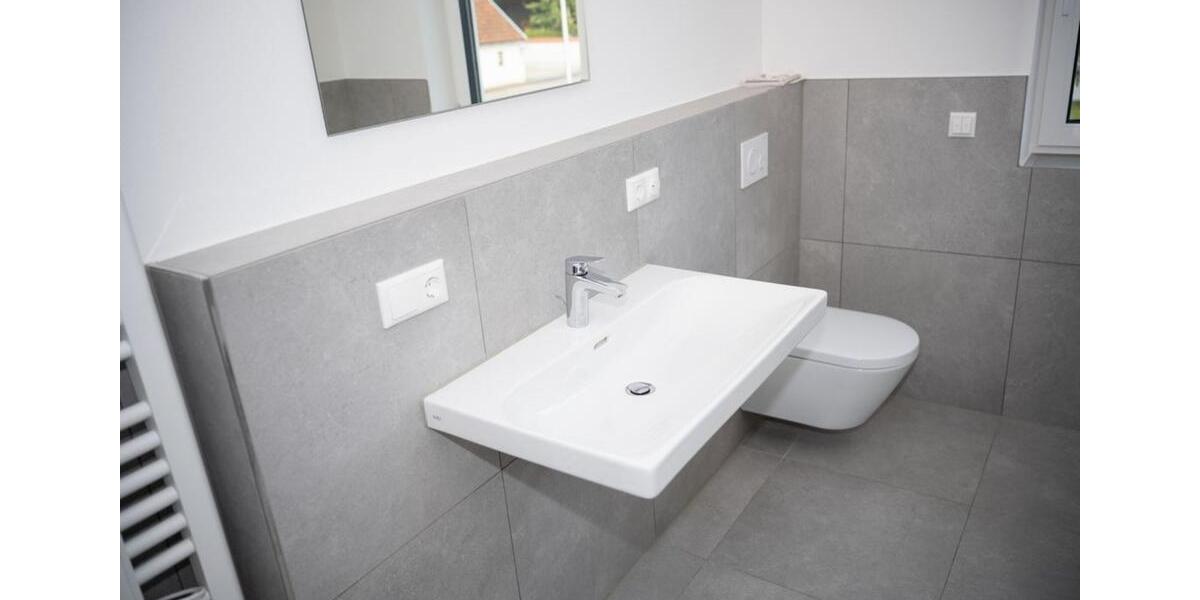 Doppelhaushälfte Deggendorf - 4 Zimmer, 130 m&sup2;, 1.560&euro; | Angebot:25872223