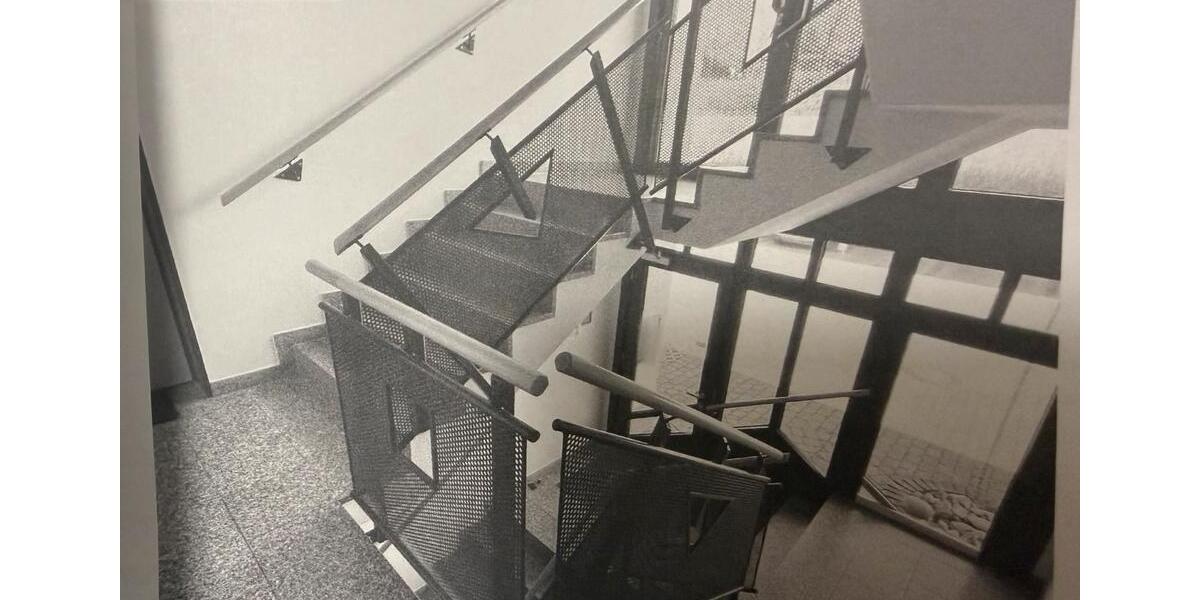 Renovierte 2,5-Zimmer-Wohnung mit großem Balkon und Stellplatz 2.5 zimmer