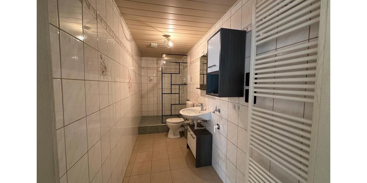 Erdgeschoßwohnung Eckartsberga - 2 Zimmer, 44 m&sup2;, 300&euro; | Angebot:27628347