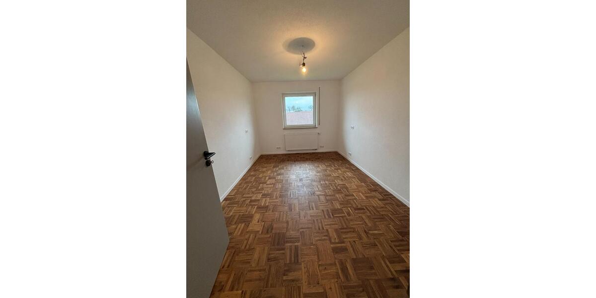 Erdgeschoßwohnung Schefflenz - 4 Zimmer, 92 m&sup2;, 940&euro; | Angebot:25017185