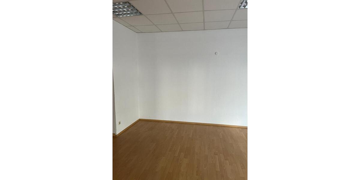 Etagenwohnung Holzminden - 3 Zimmer, 76 m&sup2;, 680&euro; | Angebot:25378937