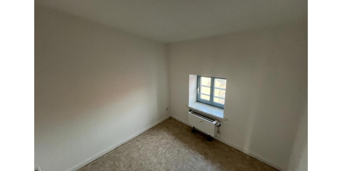 Dachgeschoßwohnung Güstrow - 1.5 Zimmer, 39 m&sup2;, 280&euro; | Angebot:24553105