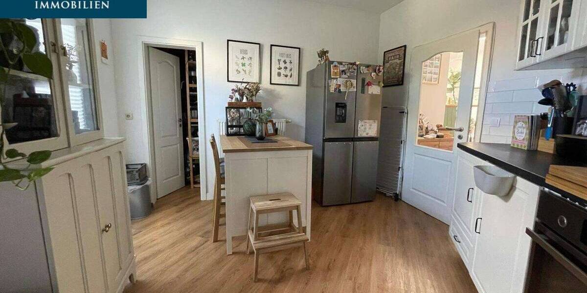 Etagenwohnung Magdeburg Stadtfeld Ost - 4 Zimmer, 129 m&sup2;, 1.200&euro; | Angebot:26154731