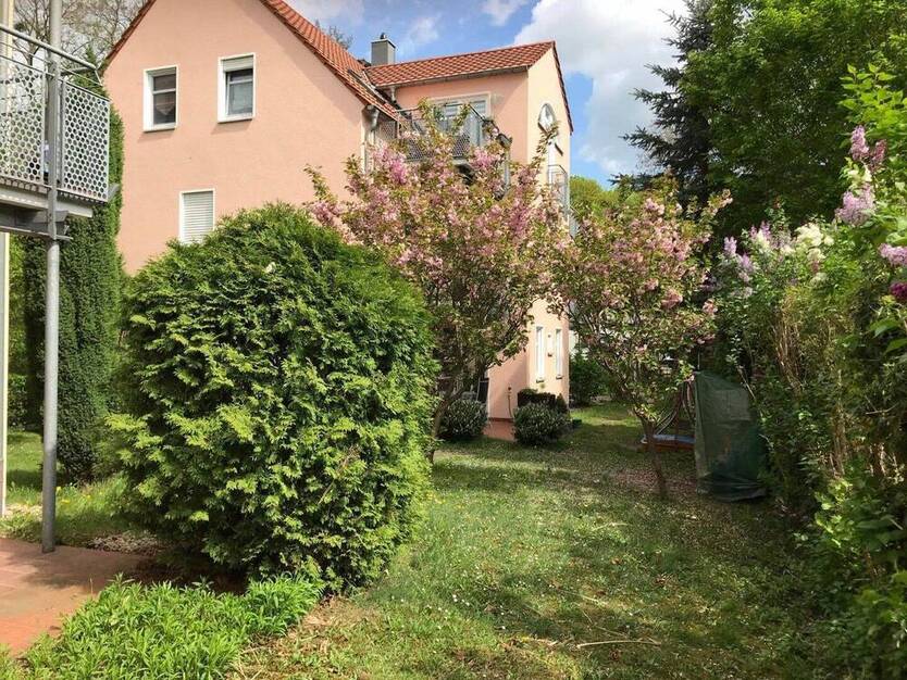 ruhig gelegene Wohnung im Grünen mit 2 Balkonen