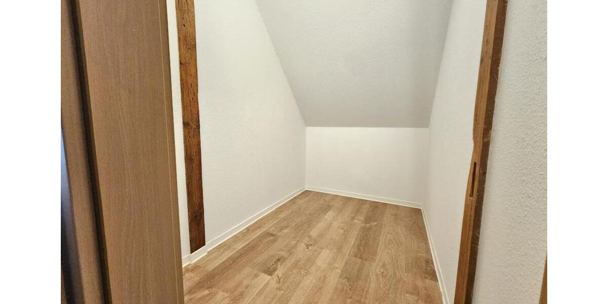 Dachgeschoßwohnung Eibenstock - 3 Zimmer, 74 m&sup2;, 406&euro; | Angebot:25084328