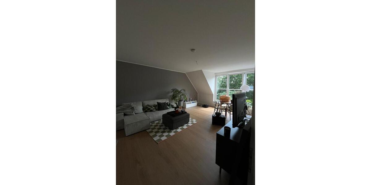 Dachgeschoßwohnung Kiel Schreventeich - 4 Zimmer, 90 m&sup2;, 1.650&euro; | Angebot:25170571