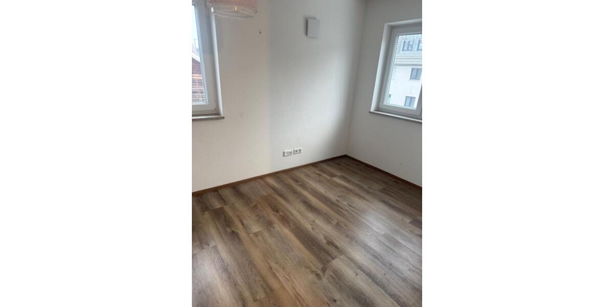 Etagenwohnung Schrobenhausen - 4 Zimmer, 101 m&sup2;, 1.400&euro; | Angebot:24754037