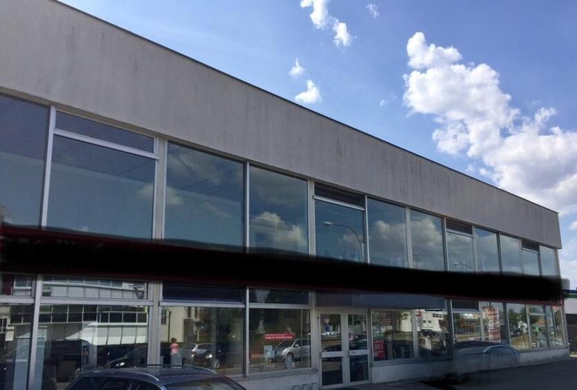 LadenflächeAusstellungsflächeHallenfläche direkt am Laubanger