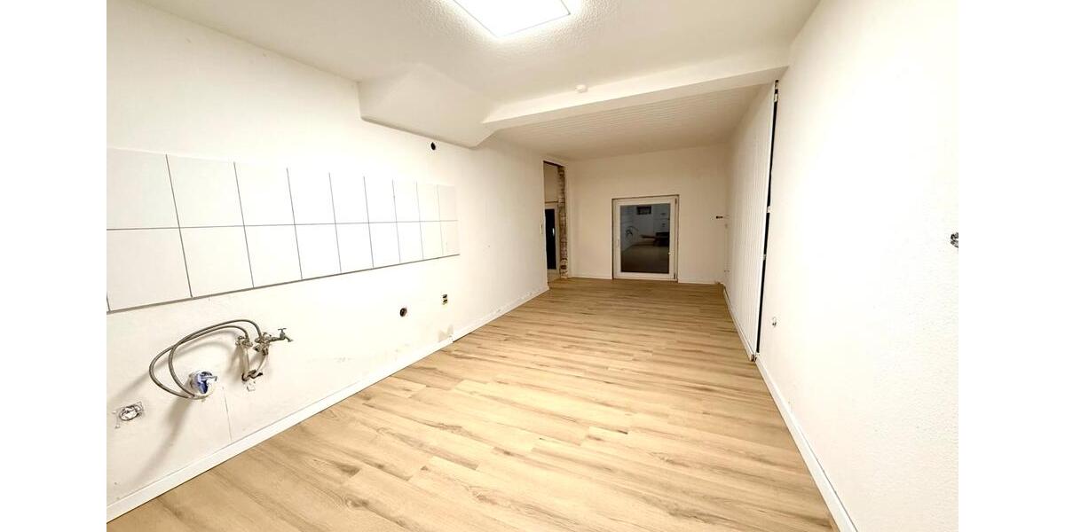 Liebevoll sanierte, zentral gelegene Altbauwohnung 4ZK2B 4 zimmer