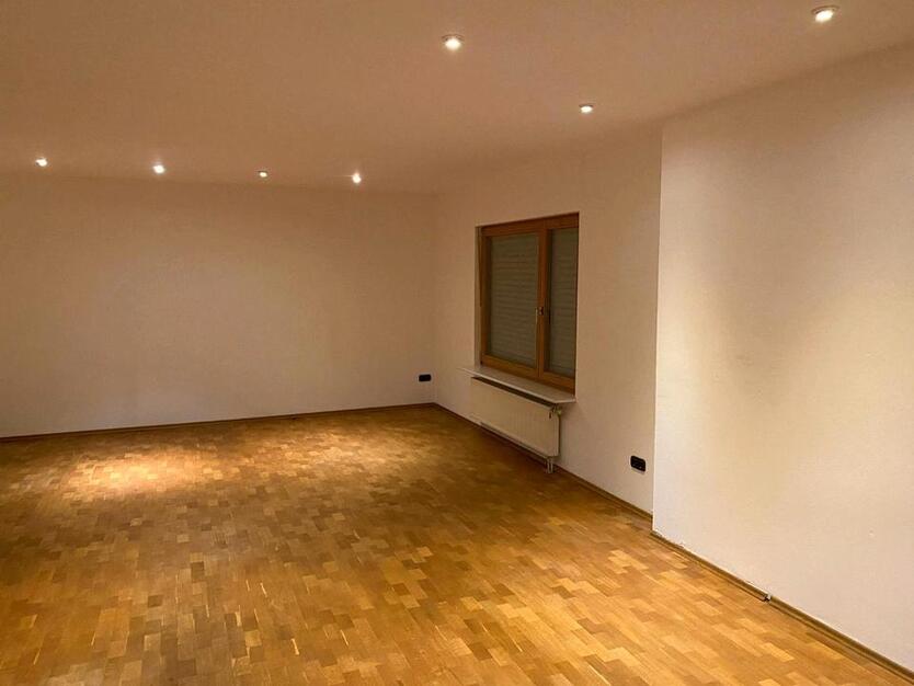 Wohnung mit ca. 155 qm 1100€ kalt in Niederdielfen zu vermieten