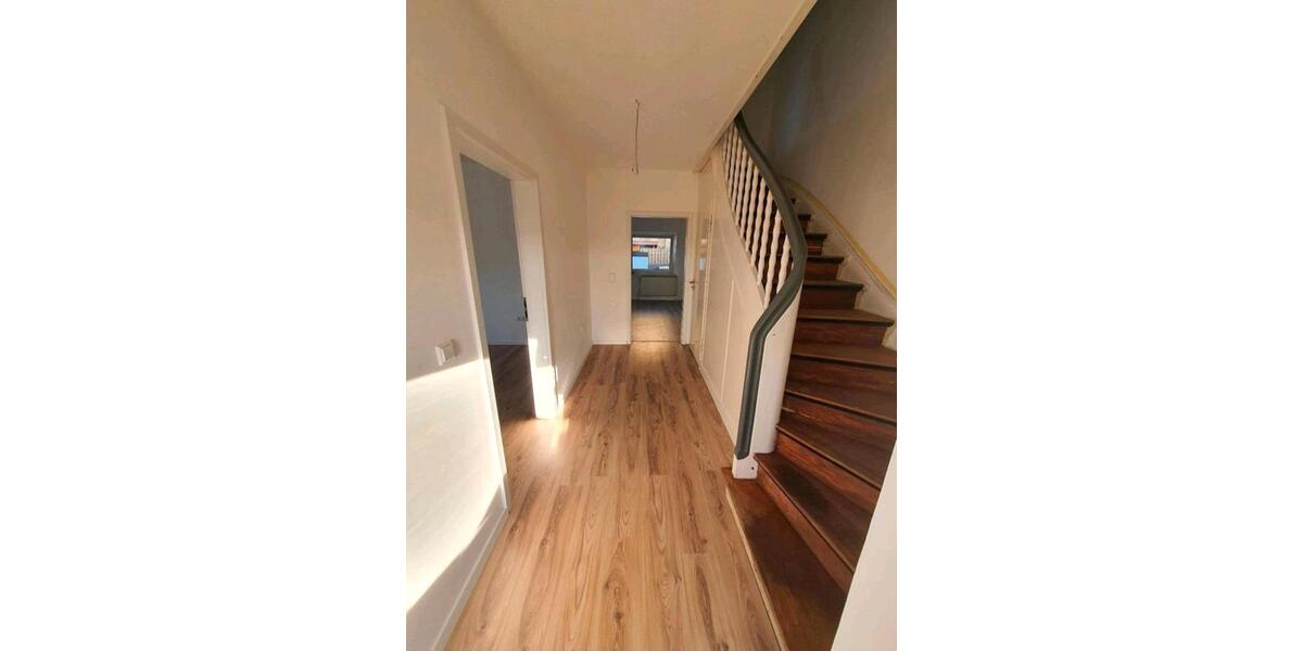 Frisch saniertes Haus mit 4 Zimmern zu vermieten. 4 zimmer