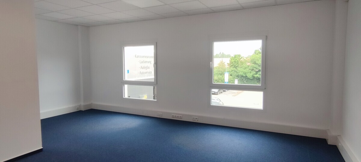 In Büro- oder Praxisgemeinschaft: Gepflegte Fläche in zentraler Lage ***PROVISIONSFREI*** 12 zimmer