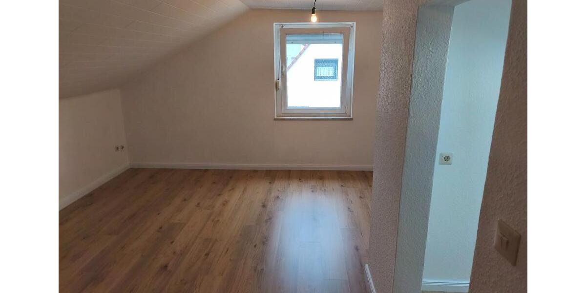 Dachgeschoßwohnung Bad Lippspringe - 2 Zimmer, 45 m&sup2;, 400&euro; | Angebot:26656144
