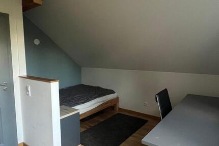 Frisch renoviertes Zimmer in lebendiger WG!