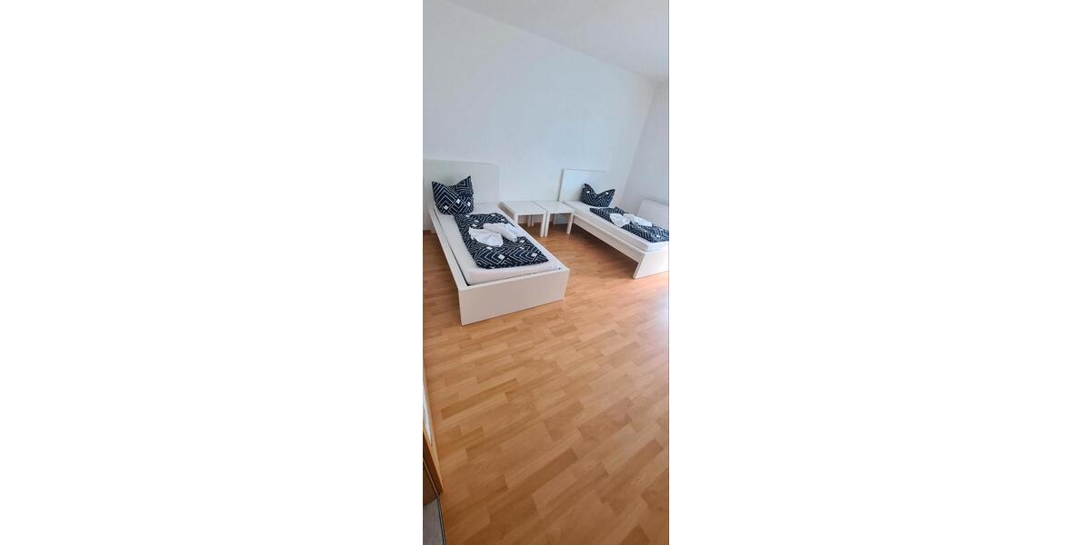Wohnen auf Zeit Schwandorf - 4 Zimmer, 160 m&sup2;, 20&euro; | Angebot:24143669